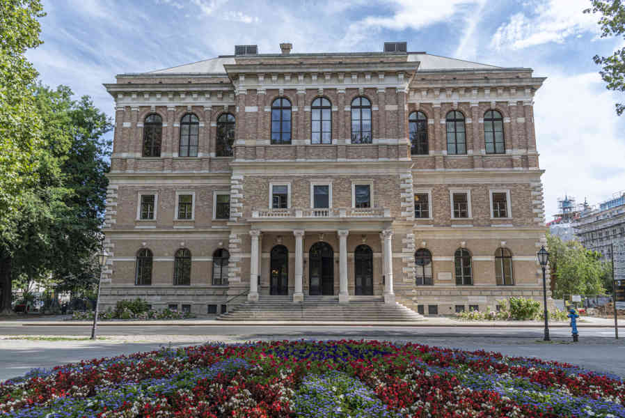 Croacia - Zagreb 26 - Academia Croata de Ciencias y Artes.jpg